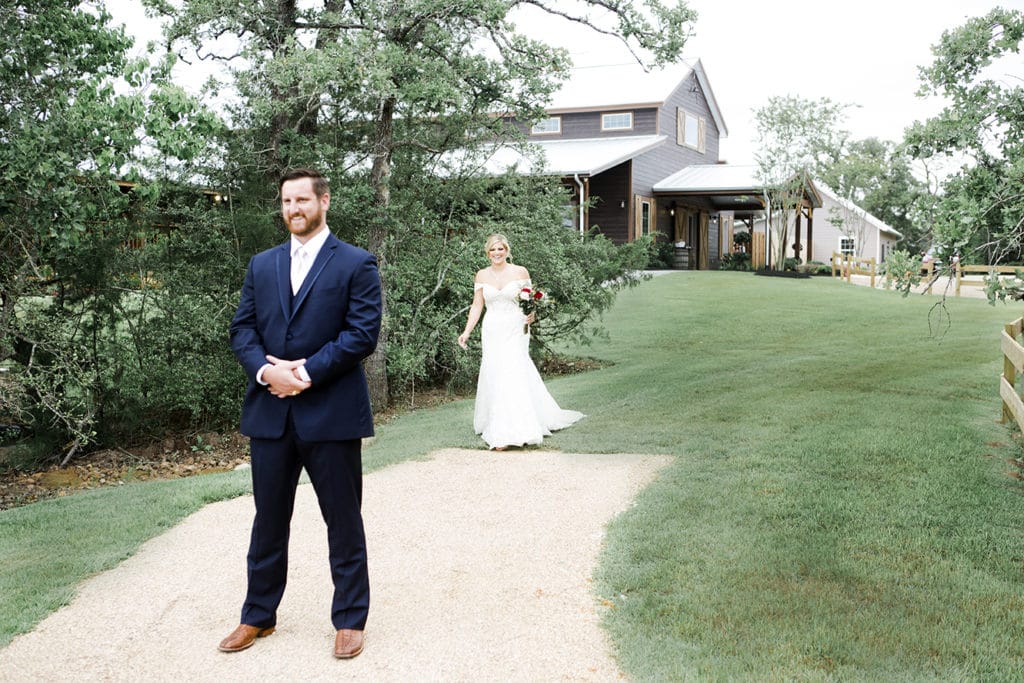 top 5 reasons to do a first look on your wedding day_wedding tip_Christine Wright_swishnclick_College Station Peach Creek Ranch