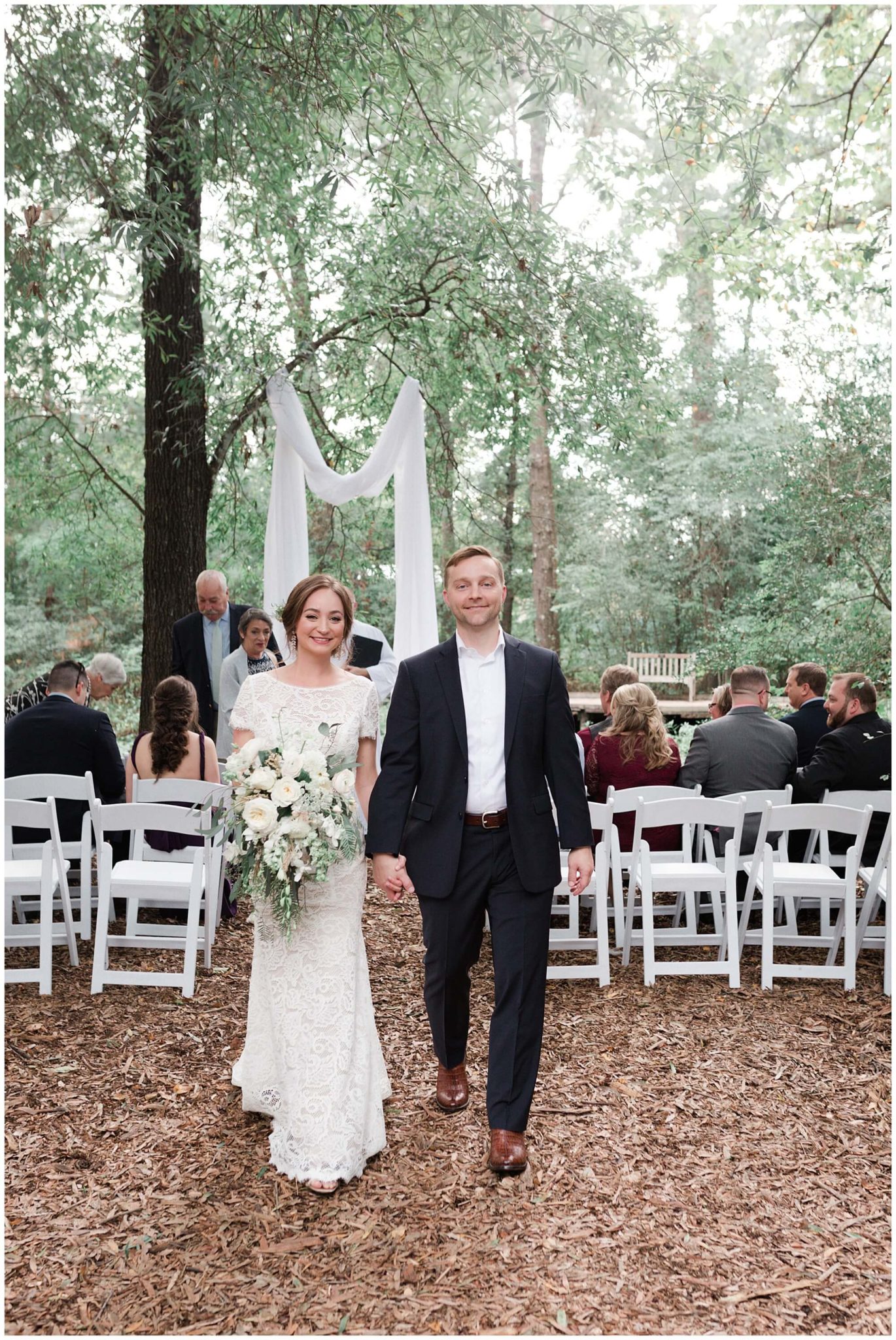 wedding ceremony at the Houston Arboretum in Houston Texas by wedding photographer Swish and Click
