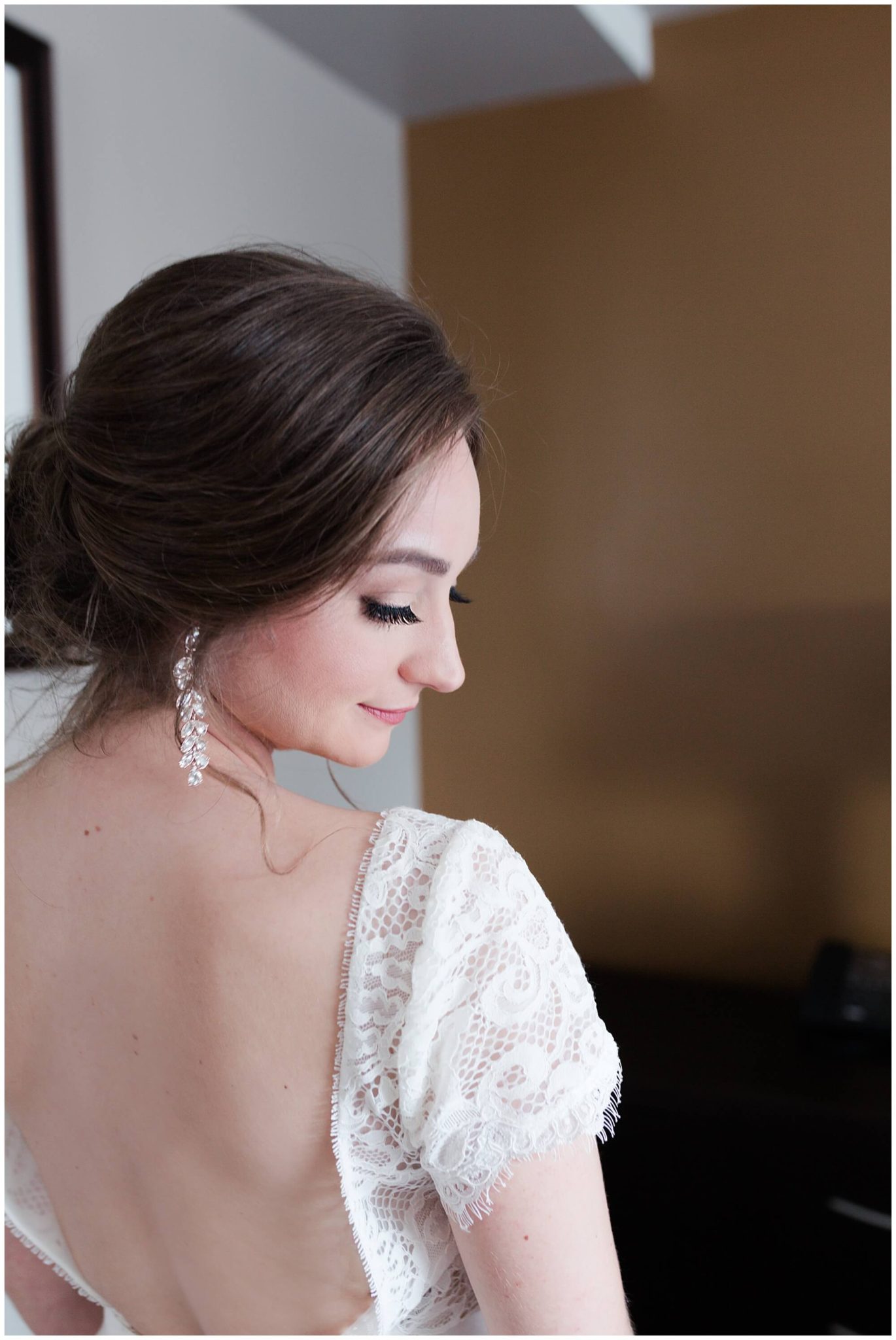 bridal portrait at Sam Houston Hotel in Houston Texas by wedding photographer Swish and Click