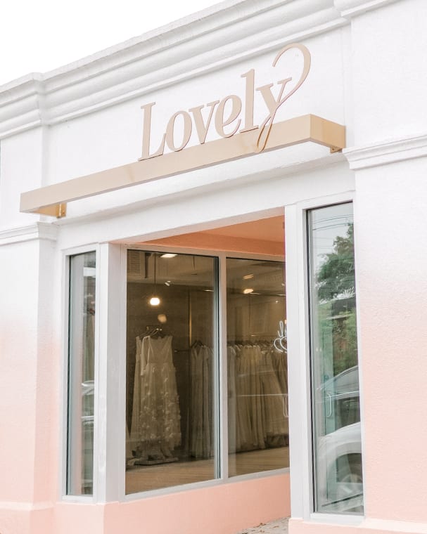 awesome wedding gown shop in Houston