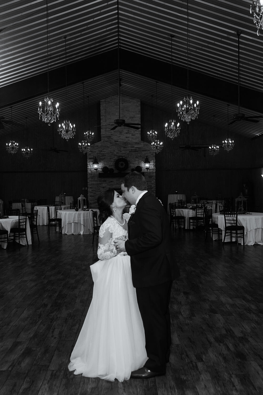 bride and groom share a last dance during the wedding reception at Boxwood Manor in Houston Texas by Swish and Click Photography timeline tips on your wedding day