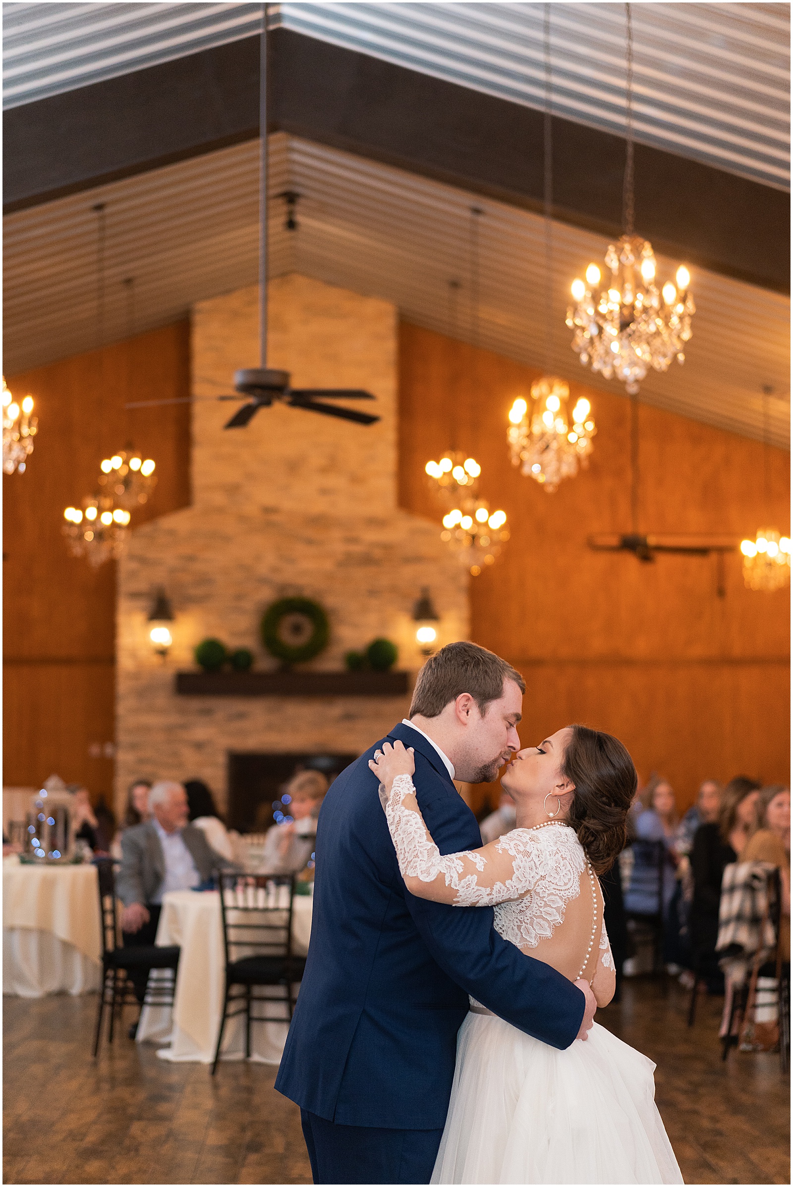 Houston area barn reception at Ashelynn Manor Wedding | Swish and Click Photography