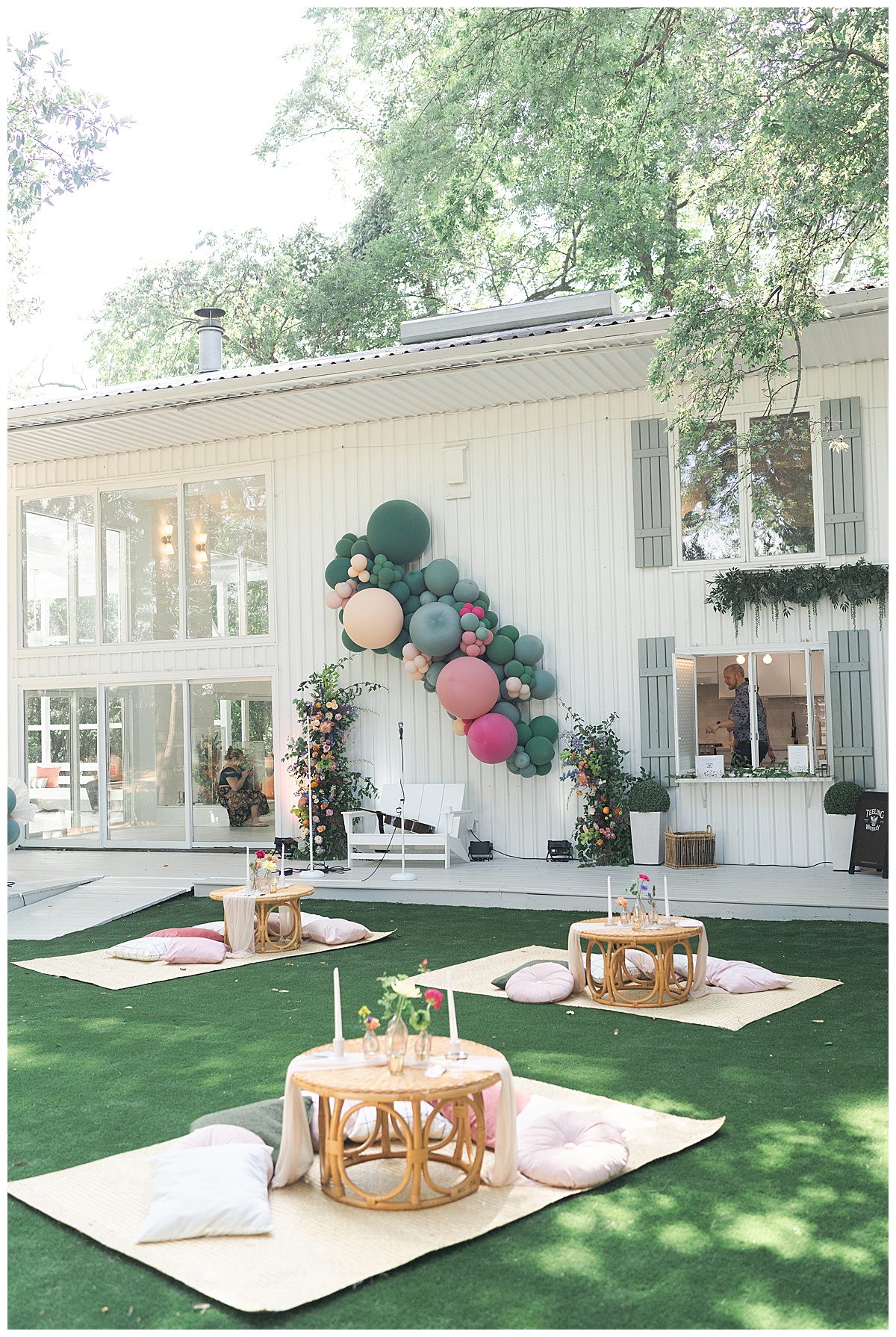 Stunning balloon installation and outdoor picnic for the Open House at The Juliana