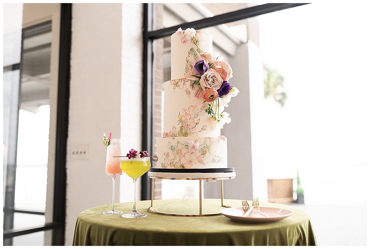 Beautiful cake displayed for Houston’s Best Wedding Photographers
