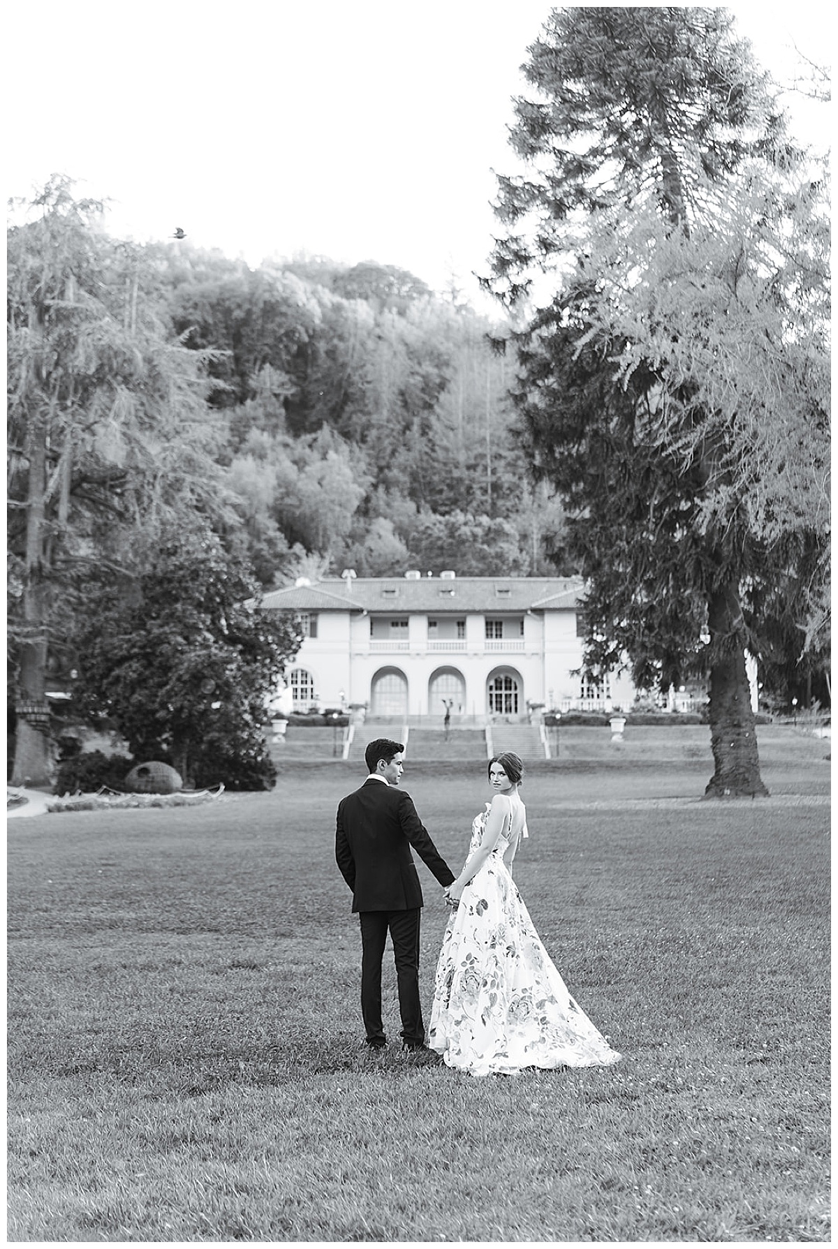 Man and woman hold hands for Editorial at Villa Montalvo