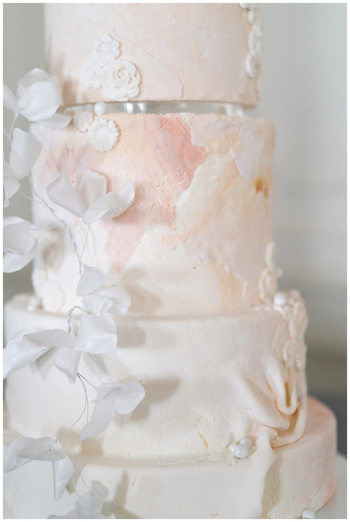 Stunning cake details for Editorial at The Mason