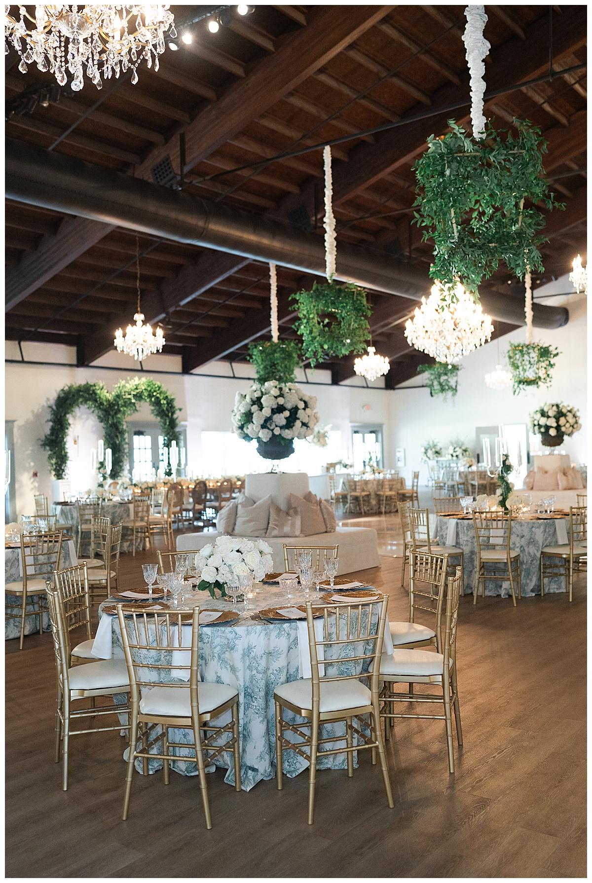 Beautiful floral installations and reception decor at Briscoe Manor