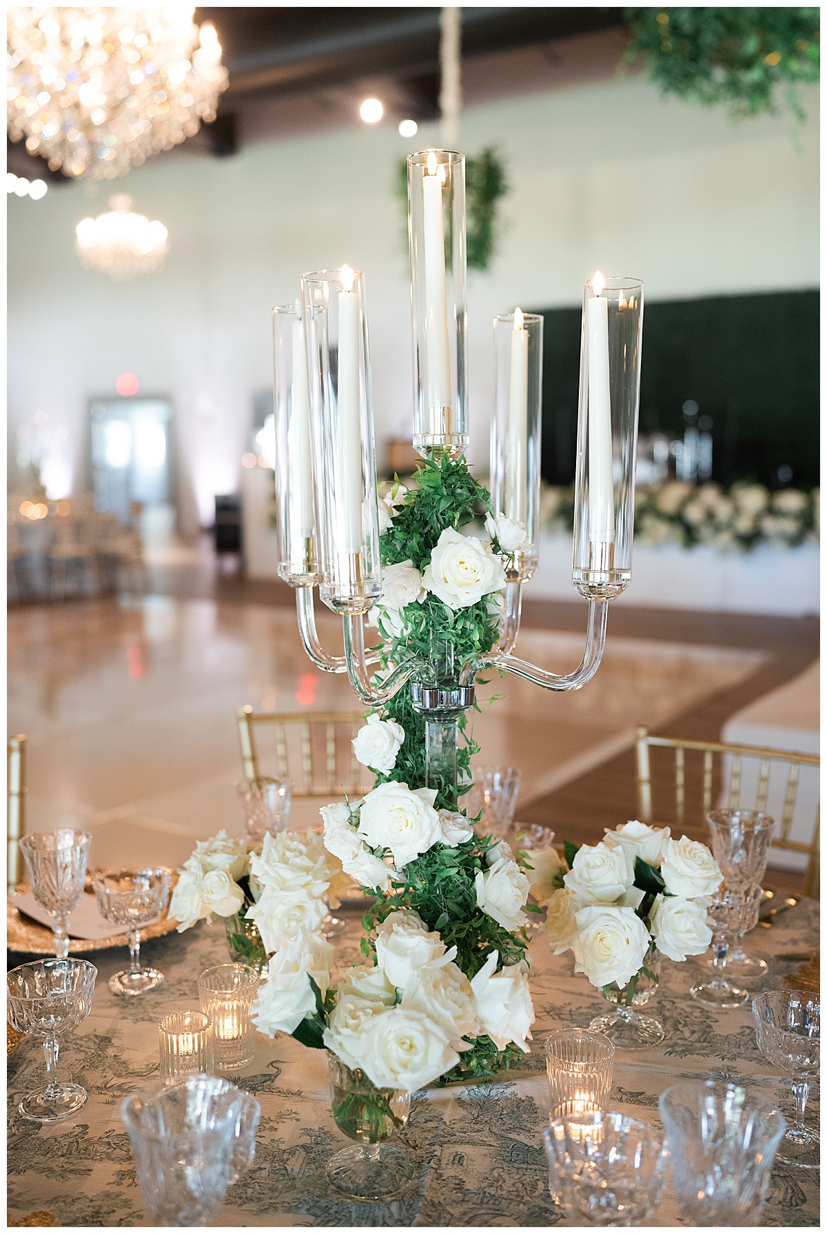 Gorgeous floral installation at Briscoe Manor